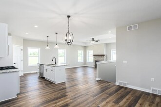 946 Kings Dr in Brownsville, WI - Building Photo - Building Photo