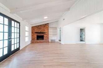 2114 56th St in Lubbock, TX - Building Photo - Building Photo