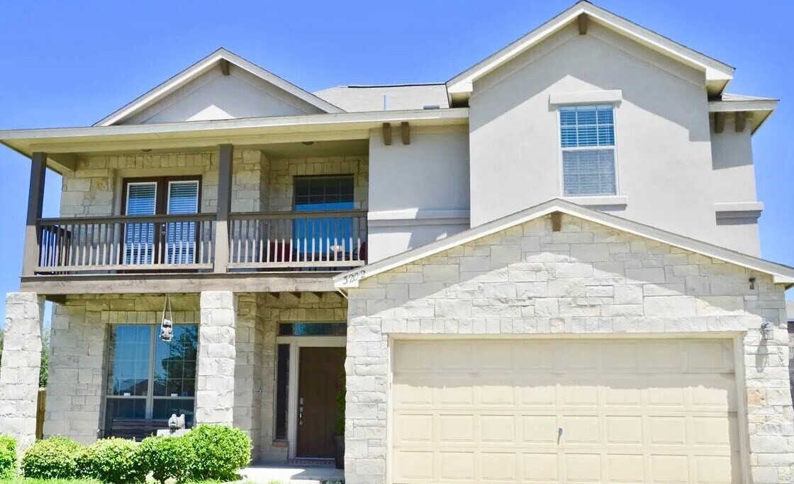 3202 Munoz Street in Laredo, TX - Building Photo