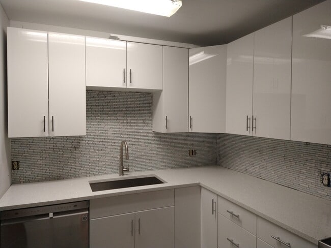 3164 SE Brook St in Stuart, FL - Building Photo - Building Photo