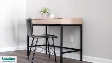 3450 Manor Dr, Unit 50-207 in Homewood, AL - Foto de edificio - Building Photo