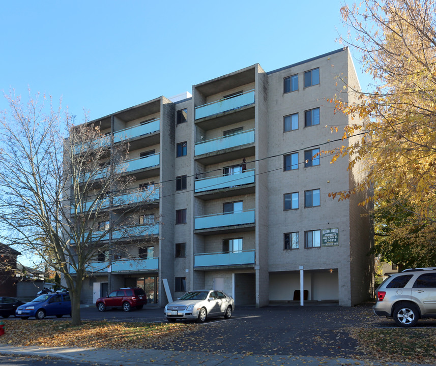 Niagara Manor Apartments in Niagara Falls, ON - Building Photo