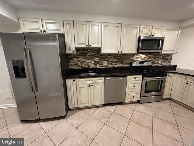 property at 1400 Morse St NE