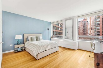 2 River Ter., Unit 5A in New York, NY - Building Photo - Building Photo