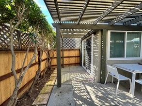 10857 Caravelle Pl in San Diego, CA - Building Photo - Building Photo