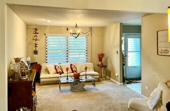 213 Stanyon Ln in Bloomingdale, IL - Building Photo - Building Photo