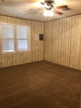 329 E Cottonwood Ave in Enid, OK - Building Photo - Building Photo