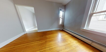 224 Banks St, Unit #6 in Cambridge, MA - Building Photo - Building Photo