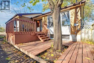 12 Schomberg Rd in Richmond Hill, ON - Building Photo - Building Photo