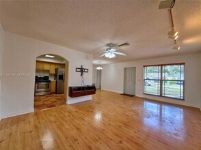 11730 NW 33rd St in Sunrise, FL - Building Photo - Building Photo