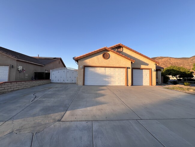 905 Cypress Dr in San Jacinto, CA - Building Photo - Building Photo