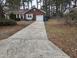 5823 Weatherford Rd in Fayetteville, NC - Building Photo - Building Photo