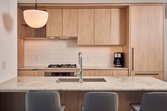 369 W Grand Ave in Chicago, IL - Building Photo - Building Photo