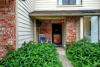 3801 Menchaca Rd in Austin, TX - Building Photo - Building Photo