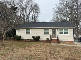 317 E Church St in Creedmoor, NC - Building Photo