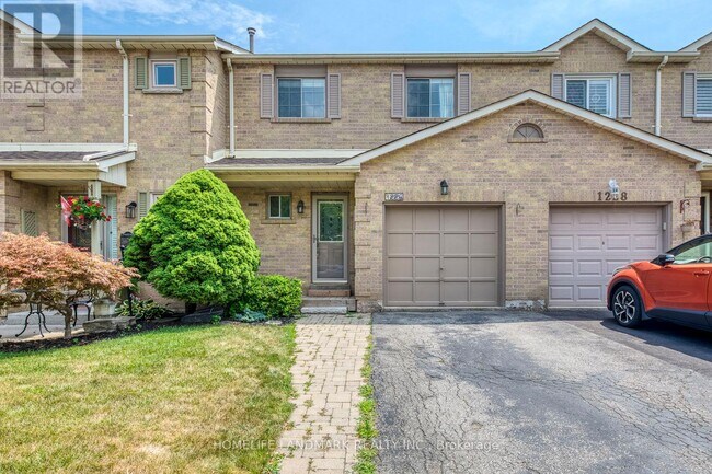1226 Cottonwood Crescent in Oakville, ON - Building Photo - Building Photo
