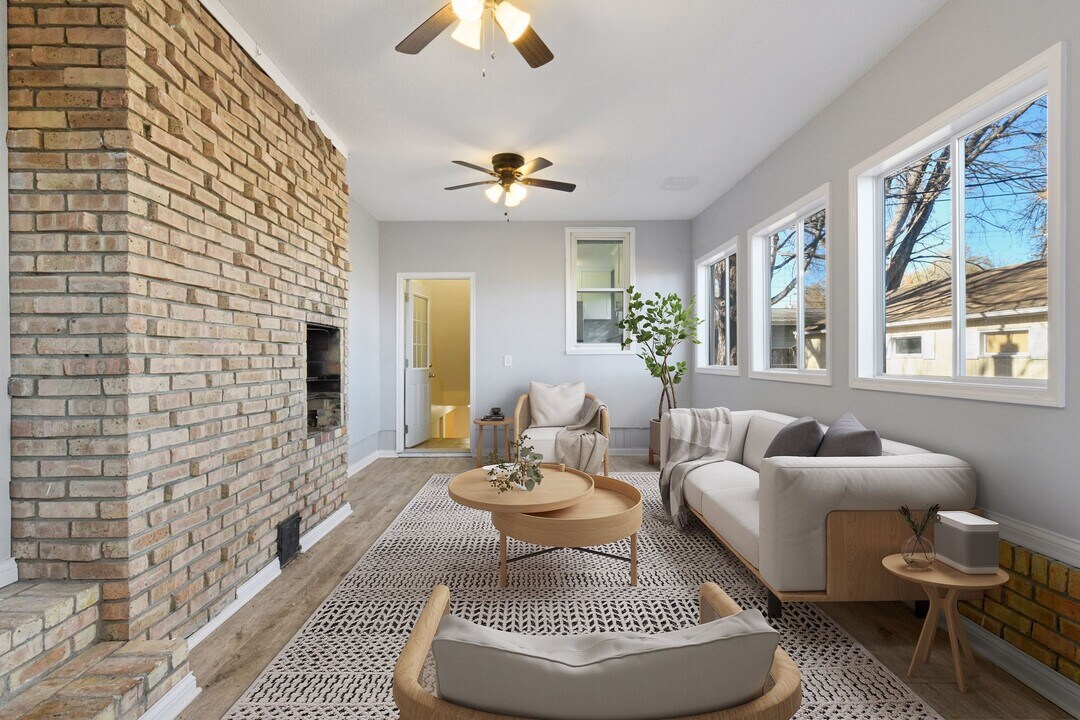 5183 Independence St in Maple Plain, MN - Building Photo