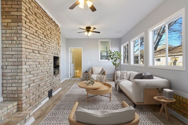 5183 Independence St