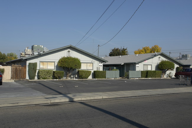 199-217 Broadway Ave in Atwater, CA - Building Photo - Building Photo