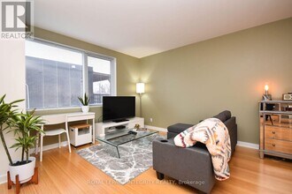 1014 Bank St in Ottawa, ON - Building Photo - Building Photo