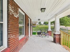 239 E Park Ave in Barberton, OH - Building Photo - Building Photo