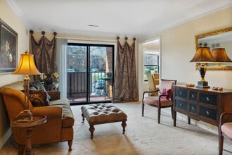 West Chester Place in West Chester, OH - Foto de edificio - Interior Photo