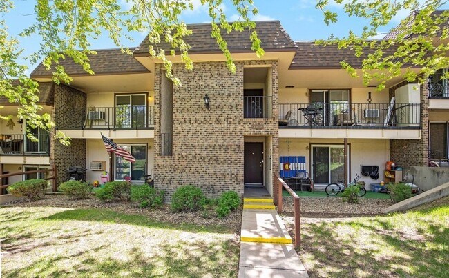 4539 S Lowell Blvd, Unit C in Denver, CO - Foto de edificio - Building Photo