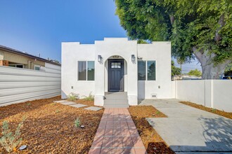 1501 W 60th Pl in Los Angeles, CA - Building Photo - Building Photo