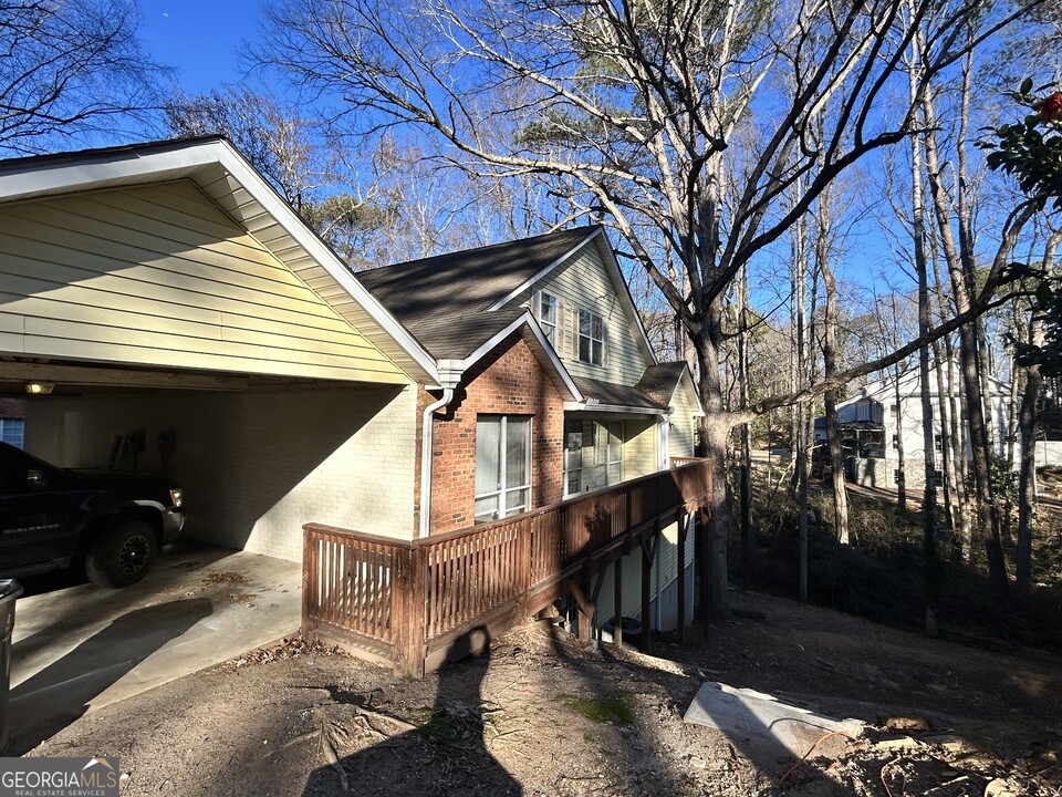 1018 Kathleen Ct in Roswell, GA - Building Photo