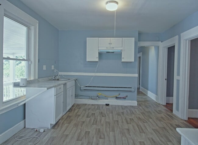 215 Willow St in Waterbury, CT - Building Photo - Building Photo