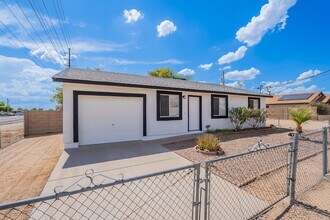402 N 101st Pl in Mesa, AZ - Building Photo - Building Photo