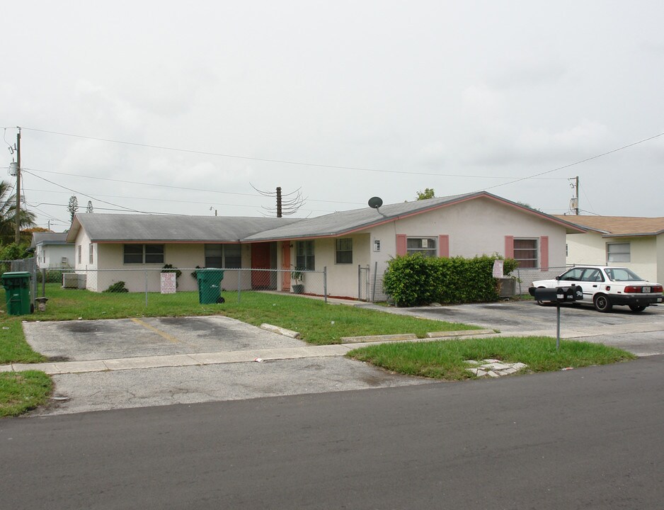 5940 NW 20th St in Fort Lauderdale, FL - Building Photo