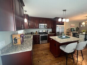 54 Pierce Ave in Worcester, MA - Building Photo - Building Photo