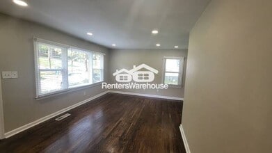 2485 Old Colony Rd in East Point, GA - Building Photo - Building Photo