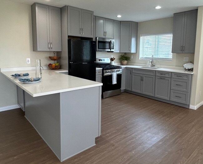property at 5527 Bolivar St