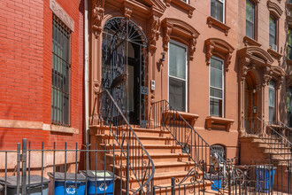 95 Gates Ave in Brooklyn, NY - Building Photo - Building Photo