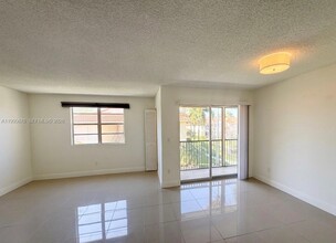 1253 SW 46th Ave in Pompano Beach, FL - Building Photo - Building Photo