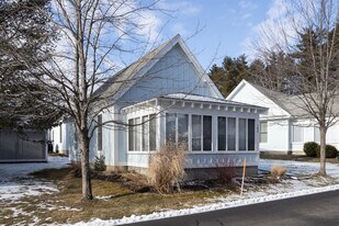 454 Post Rd in Wells, ME - Building Photo