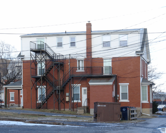 110 S Barnard St in State College, PA - Building Photo - Building Photo