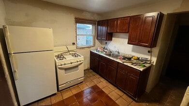 2000 N 17th Ave, Unit 1 in Melrose Park, IL - Building Photo - Building Photo