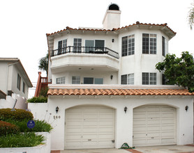 260 Avenida Victoria in San Clemente, CA - Foto de edificio - Building Photo