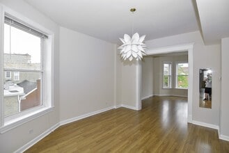 2145 W Chicago Ave in Chicago, IL - Building Photo - Building Photo