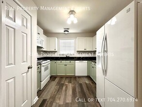 7515 Starvalley Dr in Charlotte, NC - Building Photo - Building Photo