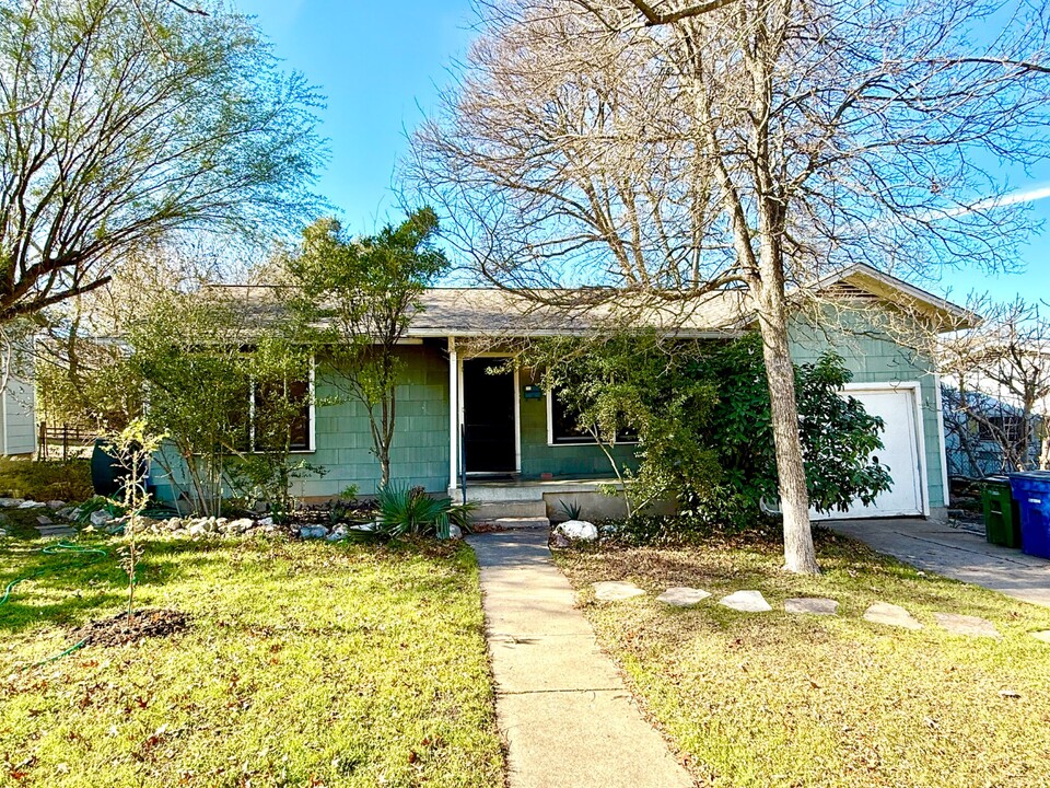 3406 Larry Ln in Austin, TX - Building Photo