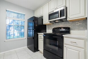 5275 Meadow Rise St, Unit 5275 in San Antonio, TX - Building Photo