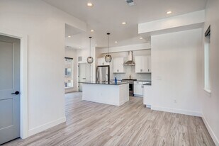 Corona Townhomes in Englewood, CO - Building Photo