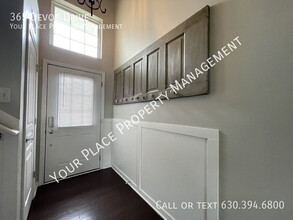 365 Devoe Dr in Oswego, IL - Building Photo - Building Photo