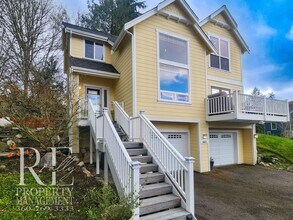 34652 Hood Canal Dr NE in Kingston, WA - Building Photo - Building Photo