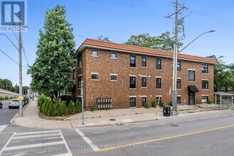 127 Victoria Ave S in Hamilton, ON - Building Photo - Building Photo