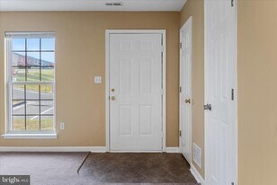 400 Emily Ln in Winchester, VA - Building Photo